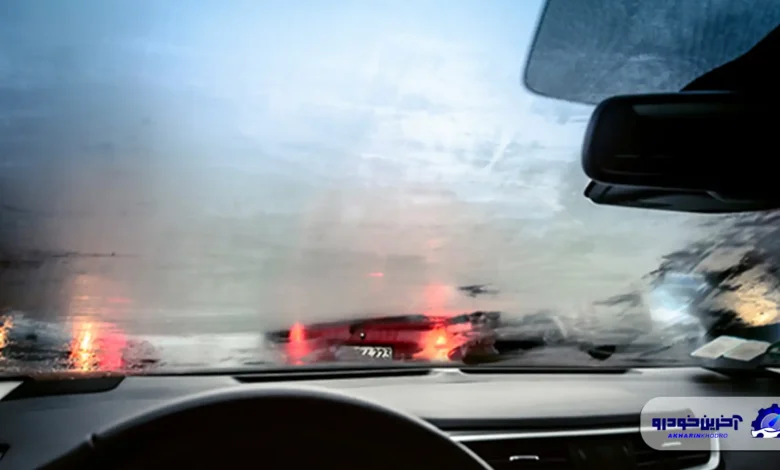 چرا شیشه خودرو در زمستان بخار می‌گیرد و چگونه واقعاً جلوی آن را بگیریم؟